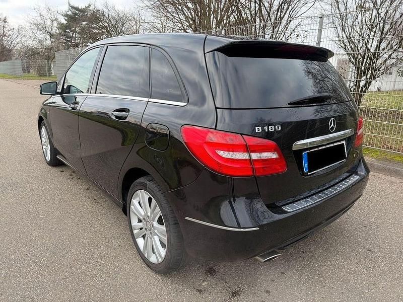 Gebraucht Mercedes B180 Edition 1 122 PS (89 kW) 2012 Schwarz Van / Kleinbus