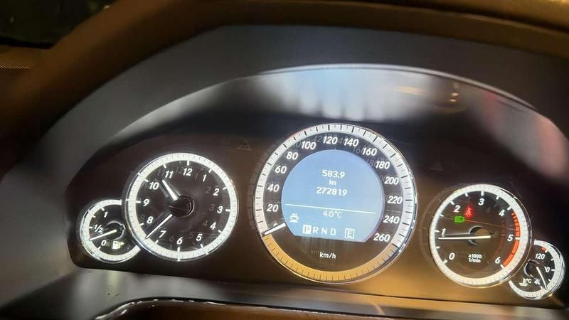 Gebraucht Mercedes E250 204 PS (150 kW) 2011 Schwarz Limousine