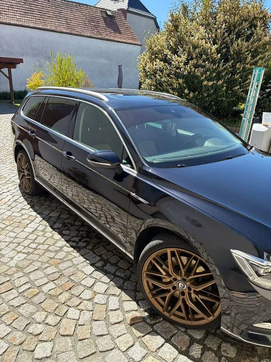 Gebraucht VW Passat Highline 239 PS (175 kW) 2017 Schwarz Kombi