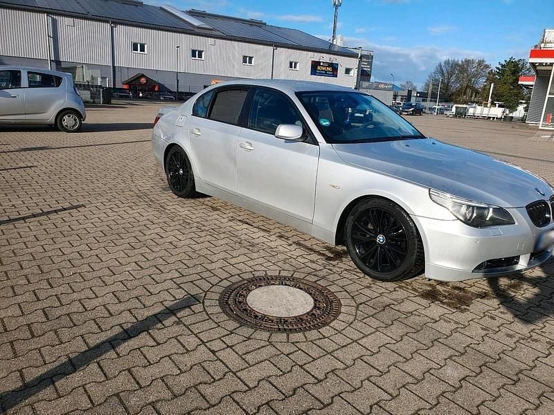 Gebraucht BMW 525 177 PS (130 kW) 2004 Grau Limousine