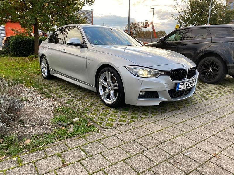 Silber Gebraucht 2014 BMW 318 Sport Line Limousine | 9.990 € (Fairer Preis) - Bild 1/4