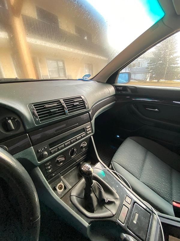 Gebraucht BMW 525 192 PS (141 kW) 2002 Silber Limousine