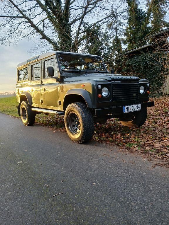 Gebraucht Land Rover Defender 122 PS (89 kW) 2008 Grün Kombi