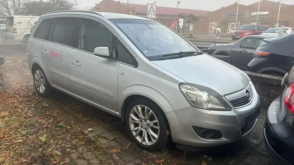 Gebraucht Opel Zafira Innovation 150 PS (110 kW) 2009 Silber Van / Kleinbus