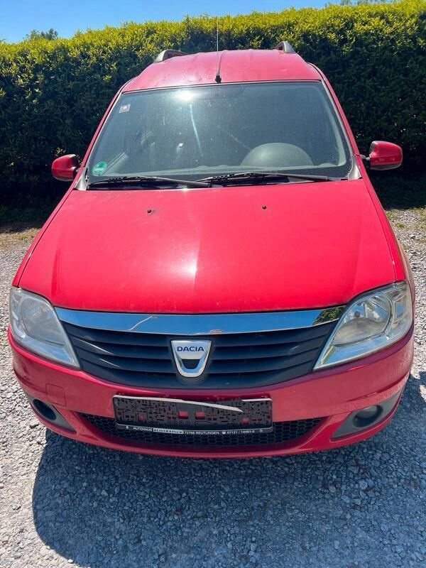Rot Gebraucht 2009 Dacia Logan Limousine | 1.200 € - Bild 1/4