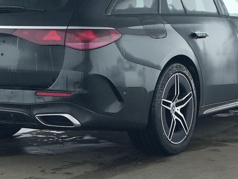 Usado Mercedes E220 Advanced 197 HP (144 kW) 2025 Preto Sedan