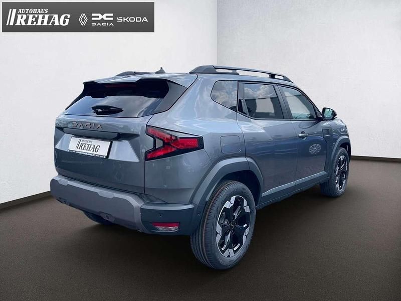 Neu Dacia Duster Extreme 131 PS (96 kW) 2025 Dolomitgrau Kleinwagen