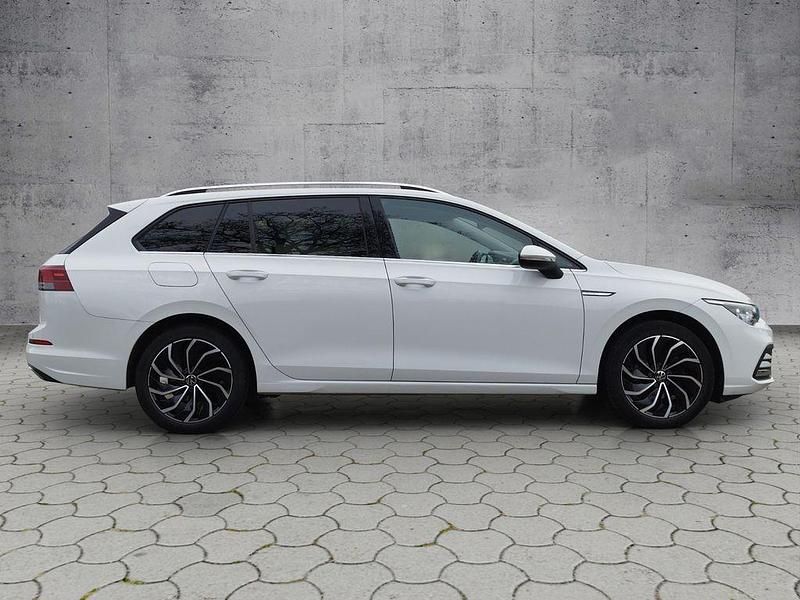 Gebraucht VW Golf VIII Style 131 PS (96 kW) 2022 Weiß Kombi