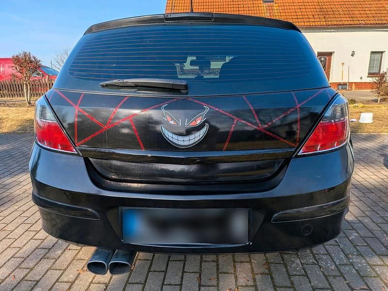 Gebraucht Opel Astra 140 PS (102 kW) 2006 Andere farben Limousine