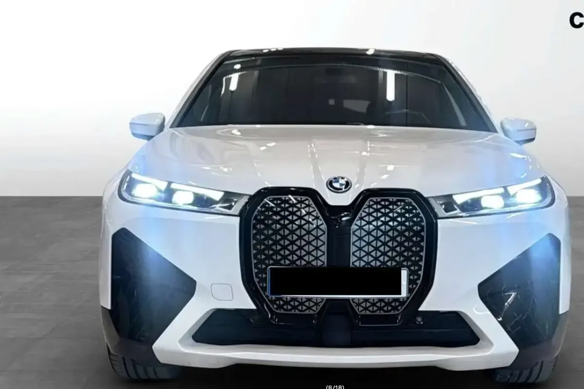 Gebraucht BMW iX Sport Line 484 kW (659 PS) 2022 Alpinweiss iii SUV