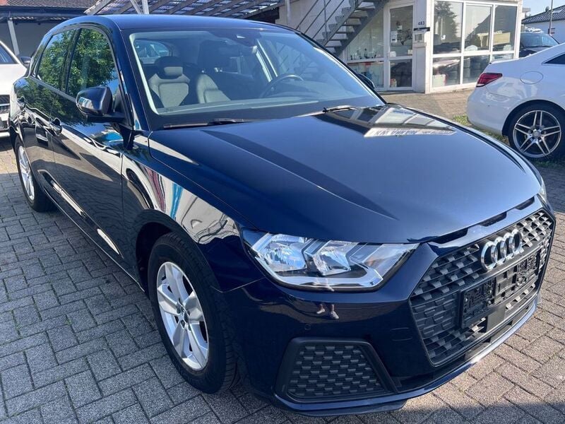 Blau Gebraucht 2020 Audi A1 Sportback Comfort Kleinwagen | 14.999 € - Bild 1/4