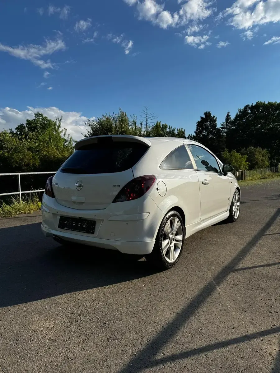 Gebraucht Opel Corsa OPC 95 PS (69 kW) 2010 Weiß Kleinwagen