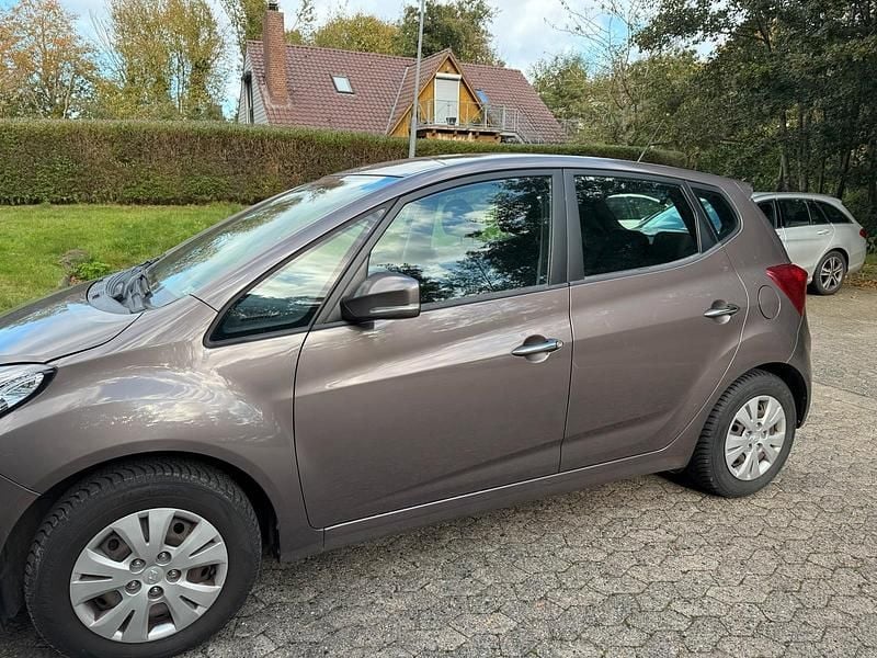 Gebraucht Hyundai ix20 Classic 90 PS (66 kW) 2011 Grau Kleinwagen