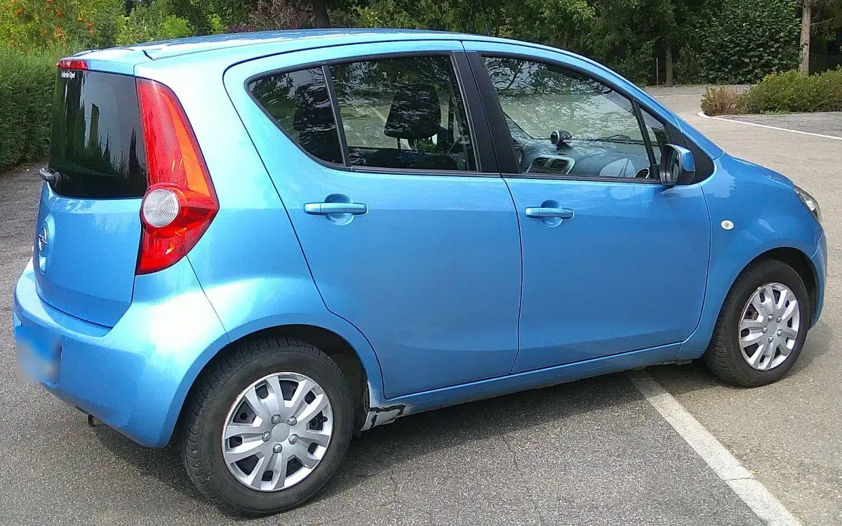 Gebraucht Opel Agila 65 PS (47 kW) 2008 Blau Kleinwagen