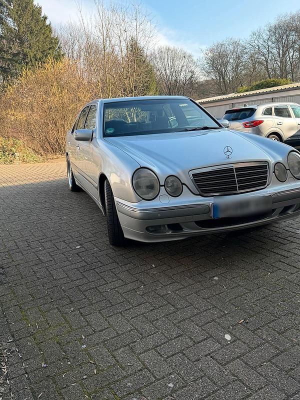 Gebraucht Mercedes E320 197 PS (144 kW) 2000 Silber Limousine