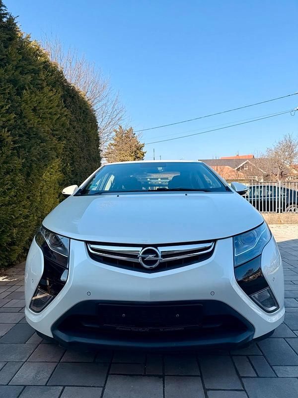 Gebraucht Opel Ampera Edition 150 PS (110 kW) 2013 Weiß Kleinwagen