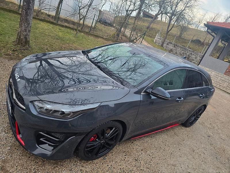 Gebraucht Kia ProCeed GT 204 PS (150 kW) 2024 Grau Kombi