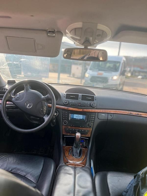 Gebraucht Mercedes E220 150 PS (110 kW) 2004 Kombi