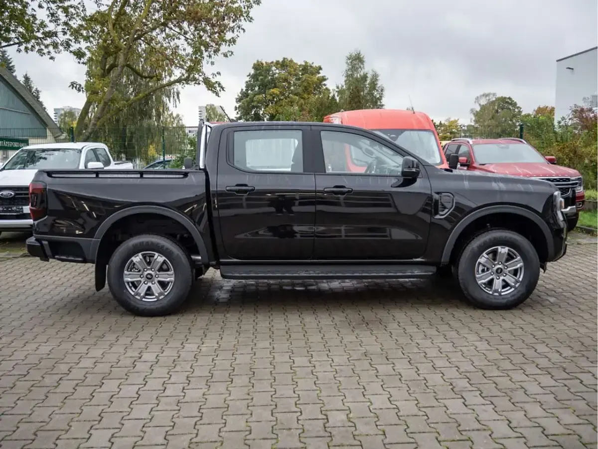 Neu Ford Ranger XLT 170 PS (125 kW) 2025 Schwarz Pickup