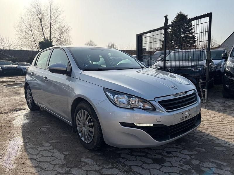 Gebraucht Peugeot 308 92 PS (67 kW) 2014 Silber Limousine