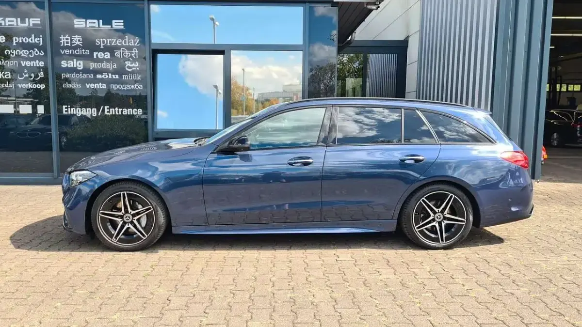 Gebraucht Mercedes C200 AMG 163 PS (119 kW) 2023 Sodalithblau Kombi