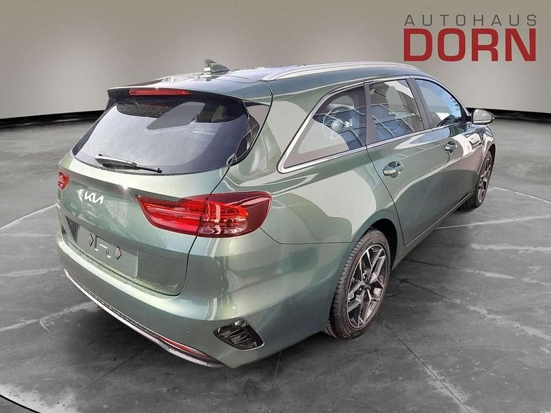 Neu Kia Ceed 140 PS (102 kW) 2026 Experience green Kleinwagen