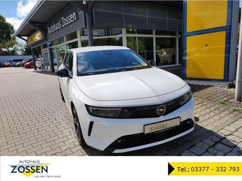 Weiss Gebraucht 2023 Opel Astra Elegance Limousine | 22.950 € (Superpreis) - Bild 1/4