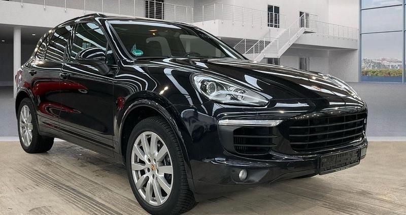 Schwarz Gebraucht 2017 Porsche Cayenne Platinum Edition SUV | 28.900 € (Fairer Preis) - Bild 1/3