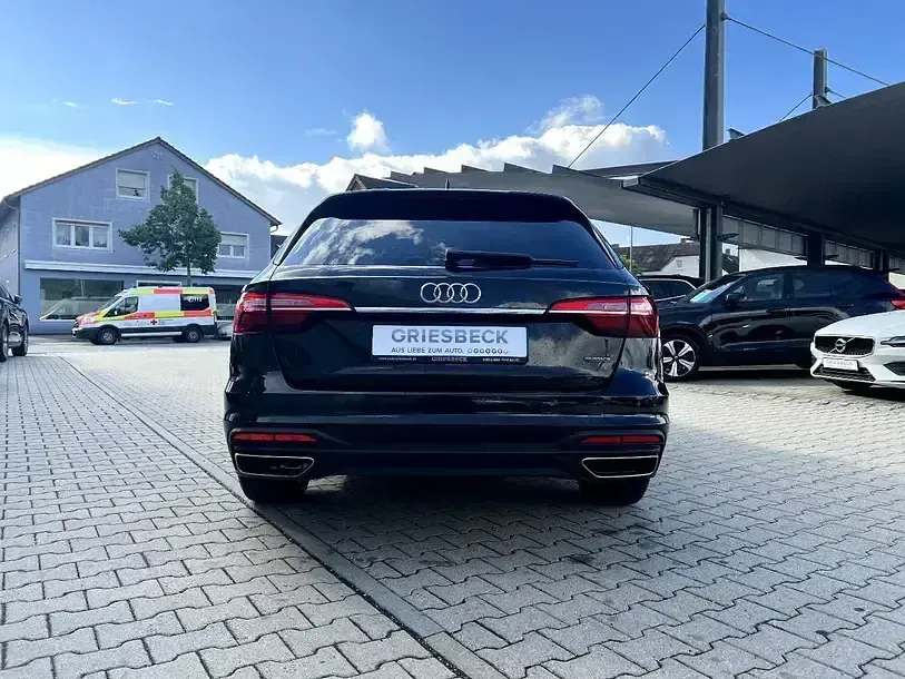 Gebraucht Audi A4 Ambiente 231 PS (169 kW) 2020 Mythosschwarz metallic Kombi