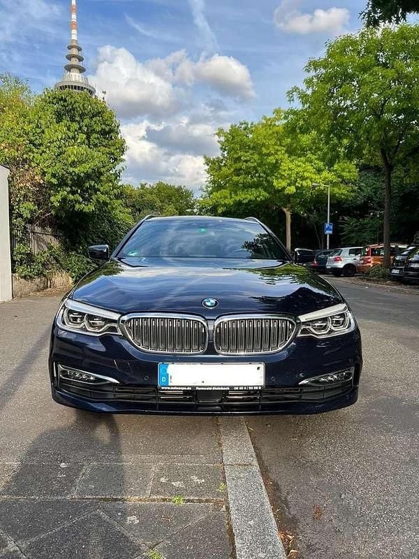 Gebraucht BMW 540 Luxury Line 320 PS (235 kW) 2019 Blau Kombi