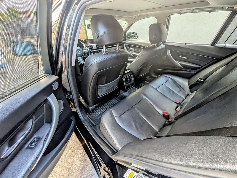 Schwarz Gebraucht 2017 BMW 320 Sport Line Kombi | 13.500 € (Fairer Preis) - Bild 1/4