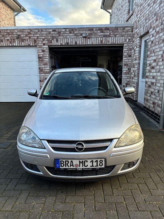 Silber Gebraucht 2005 Opel Corsa Limousine | 1.499 € (Fairer Preis) - Bild 1/4
