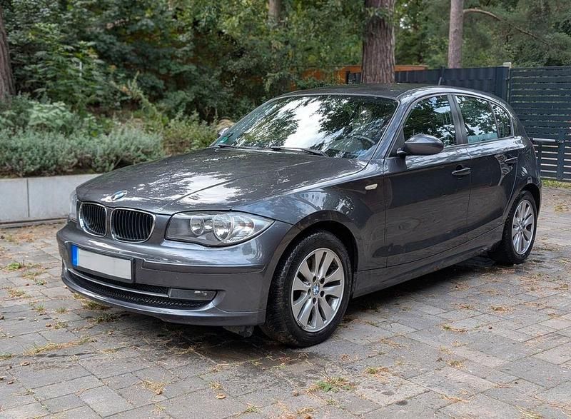 Grau Gebraucht 2008 BMW 118 Kleinwagen | 2.500 € (Superpreis) - Bild 1/4