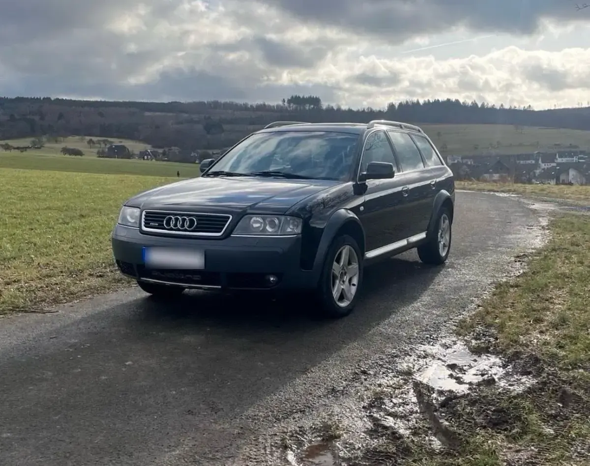 Używany Audi A6 Allroad 179 KM (131 kW) 2001 Czarny Kombi