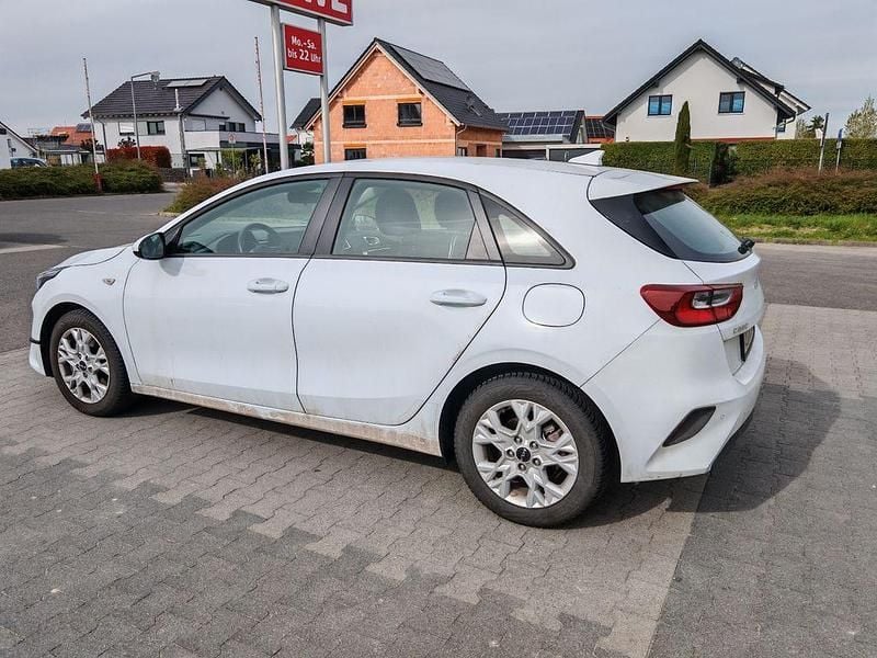Gebraucht Kia Ceed Vision 101 PS (74 kW) 2024 Weiß Kleinwagen