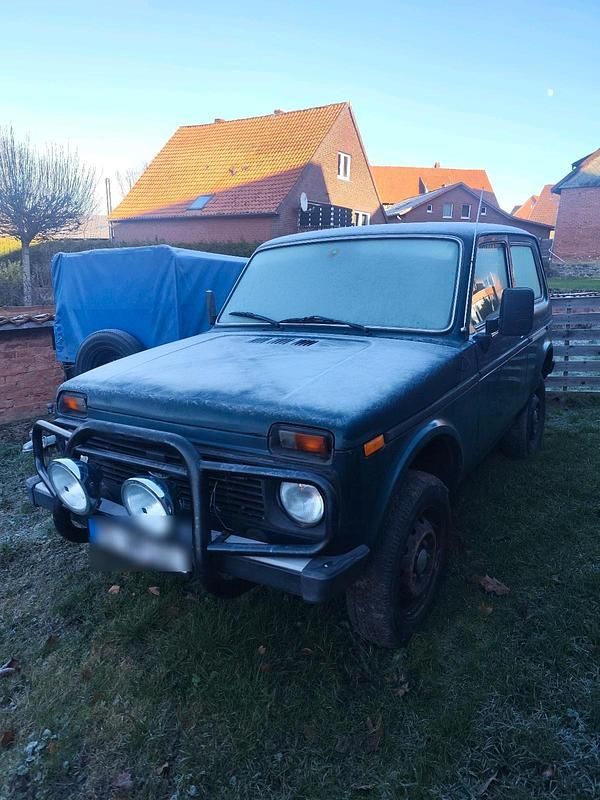 Grün Gebraucht 2008 Lada niva SUV | 2.499 € (Fairer Preis) - Bild 1/4