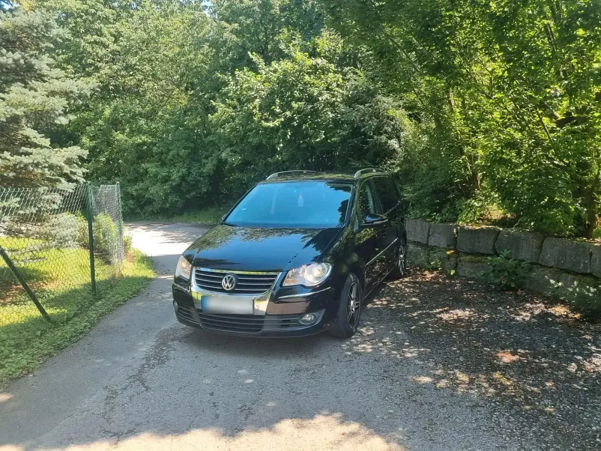 Gebraucht VW Touran 140 PS (102 kW) 2009 Schwarz Van / Kleinbus