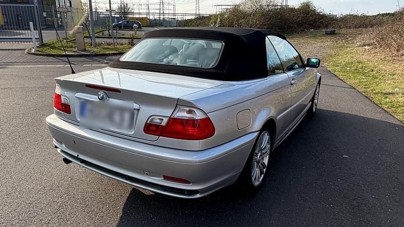 Gebraucht BMW 318 143 PS (105 kW) 2002 Silber Cabrio