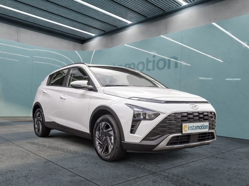 Weiß Gebraucht 2022 Hyundai Bayon Intro Edition SUV | 19.280 € (Etwas zu teuer) - Bild 1/4