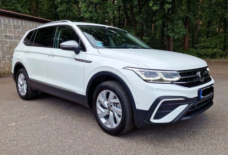Weiß Gebraucht 2022 VW Tiguan Allspace Life SUV | 28.600 € (Superpreis) - Bild 1/4