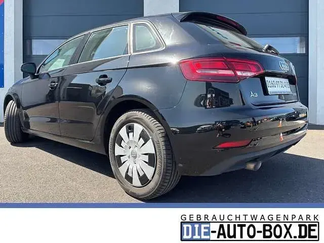 Gebraucht Audi A3 Sportback 116 PS (85 kW) 2018 Mythosschwarz metallic Kleinwagen