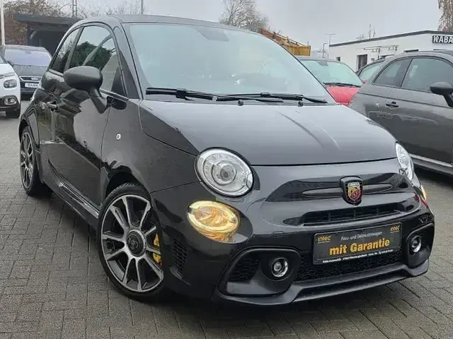 Gebraucht Abarth 695 180 PS (132 kW) 2023 Midnightblack Kleinwagen