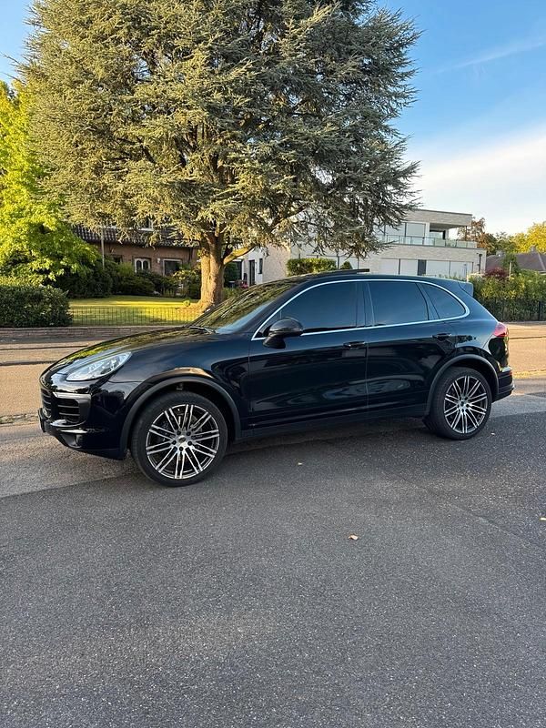 Schwarz Gebraucht 2016 Porsche Cayenne SUV | 29.500 € (Guter Preis) - Bild 1/4