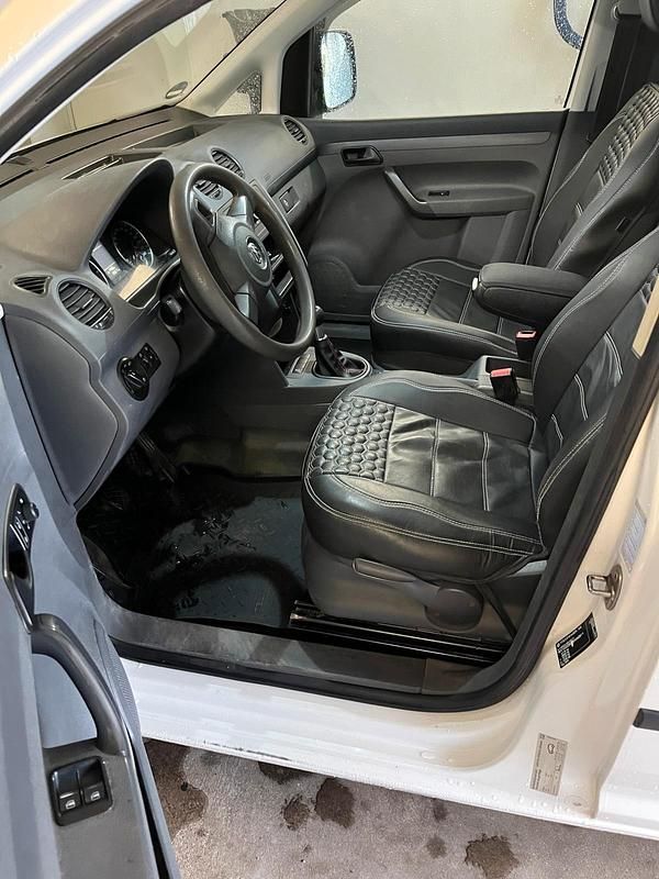 Gebraucht VW Caddy 102 PS (75 kW) 2011 Weiß Van / Kleinbus