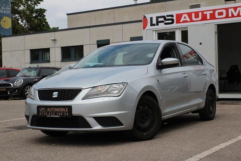 Silber Gebraucht 2013 Seat Toledo Reference Limousine | 5.490 € (Etwas zu teuer) - Bild 1/4