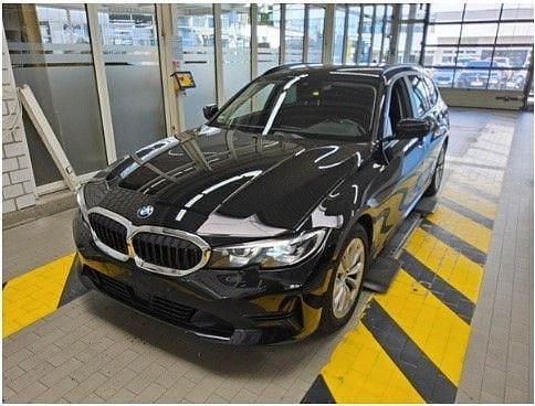 Schwarz Gebraucht 2021 BMW 318 Sport Line Limousine | 20.397 € (Fairer Preis) - Bild 1/4