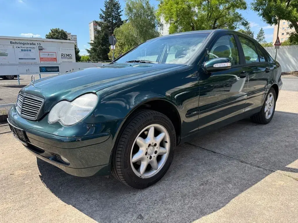 Gebraucht Mercedes C180 Classic 129 PS (94 kW) 2001 Grün Limousine