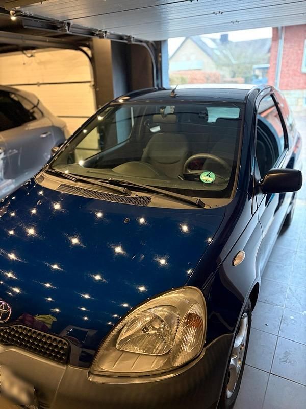 Gebraucht Toyota Yaris 69 PS (50 kW) 2002 Blau Kleinwagen