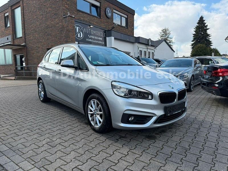 Gebraucht BMW 218 Active Tourer Basis 150 PS (110 kW) 2015 Silber Van / Kleinbus
