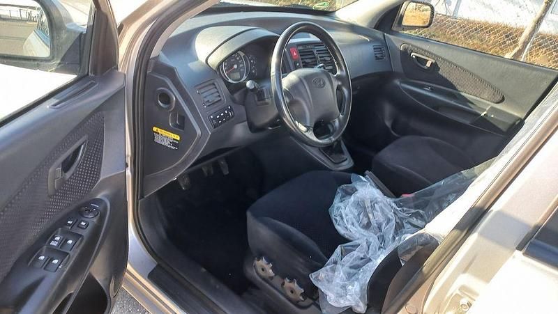 Gebraucht Hyundai Tucson GLS 141 PS (103 kW) 2007 Silber SUV